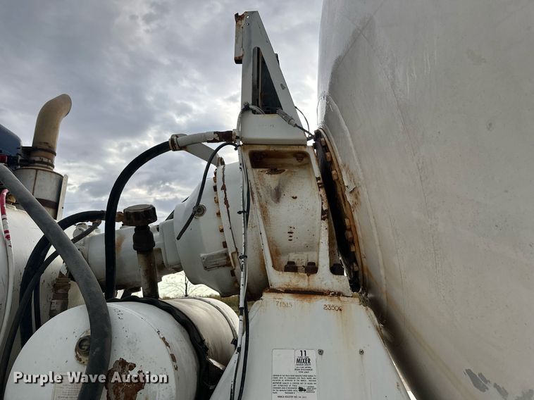 image for item DW4260 2005 Kenworth W900 ready mix truck