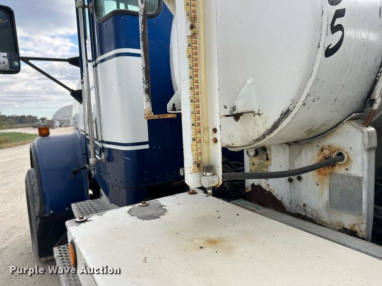 image for item DW4260 2005 Kenworth W900 ready mix truck