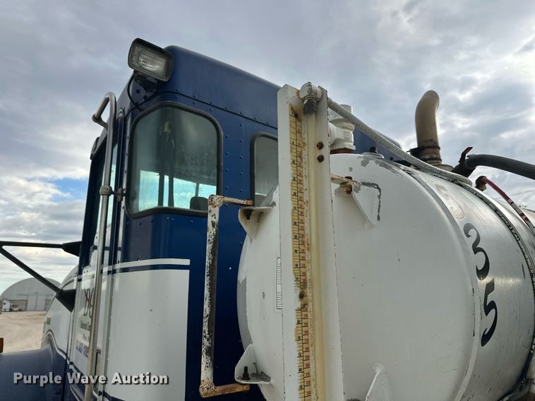 image for item DW4260 2005 Kenworth W900 ready mix truck