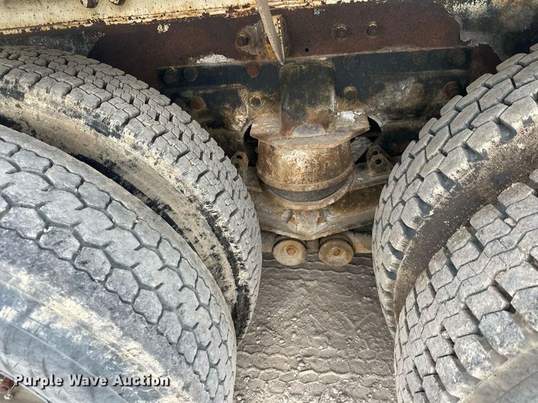 image for item DW4260 2005 Kenworth W900 ready mix truck