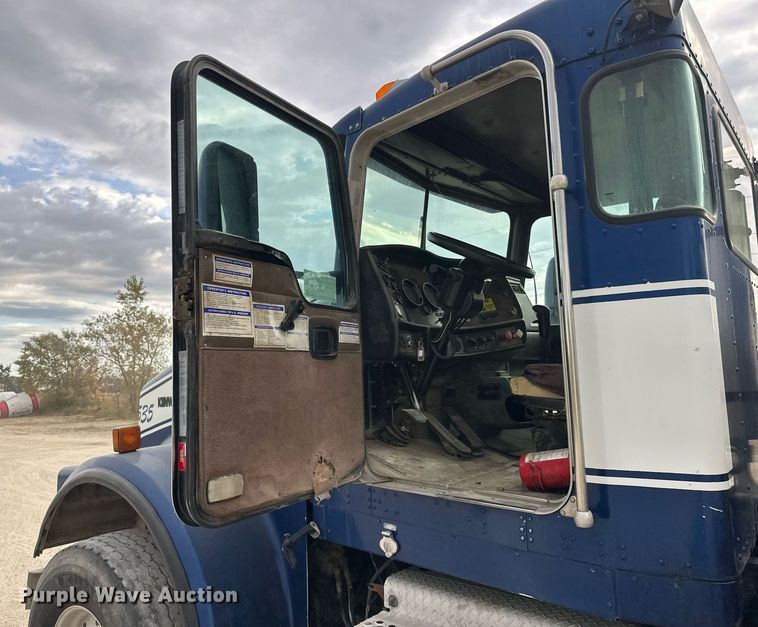 image for item DW4260 2005 Kenworth W900 ready mix truck