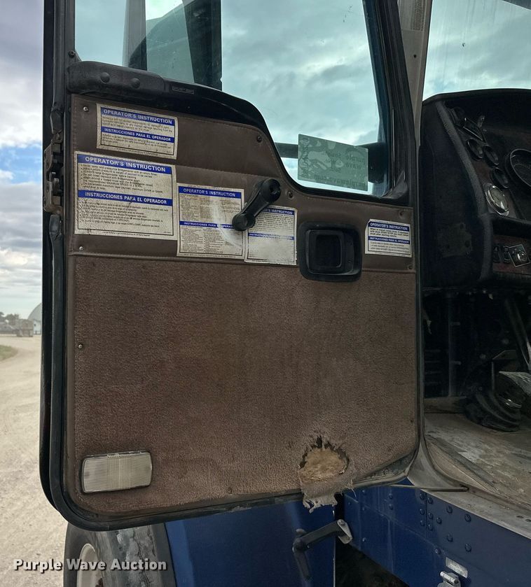 image for item DW4260 2005 Kenworth W900 ready mix truck