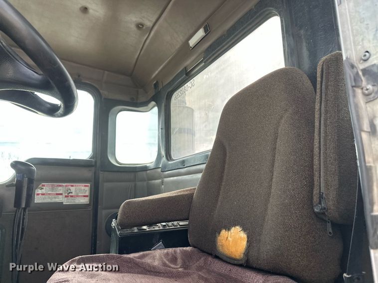 image for item DW4260 2005 Kenworth W900 ready mix truck