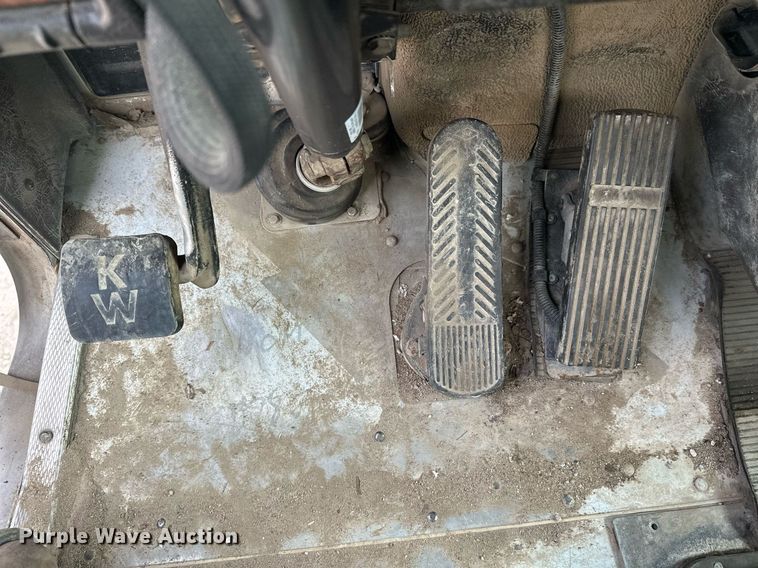 image for item DW4260 2005 Kenworth W900 ready mix truck