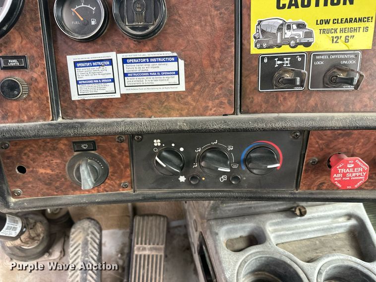 image for item DW4260 2005 Kenworth W900 ready mix truck