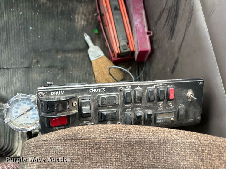 image for item DW4260 2005 Kenworth W900 ready mix truck