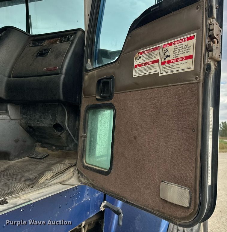 image for item DW4260 2005 Kenworth W900 ready mix truck