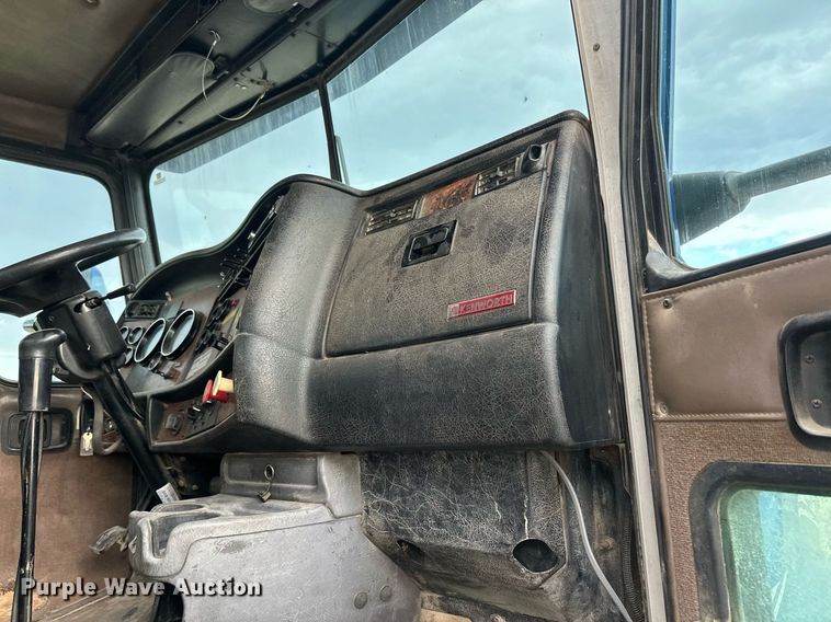 image for item DW4260 2005 Kenworth W900 ready mix truck