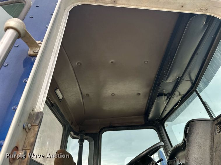 image for item DW4260 2005 Kenworth W900 ready mix truck