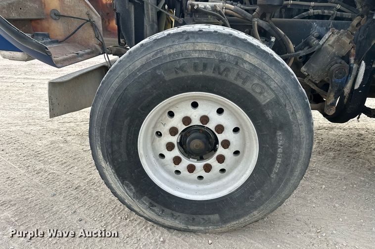 image for item DW4260 2005 Kenworth W900 ready mix truck