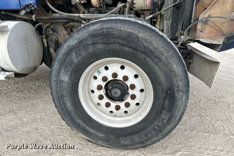 image for item DW4260 2005 Kenworth W900 ready mix truck