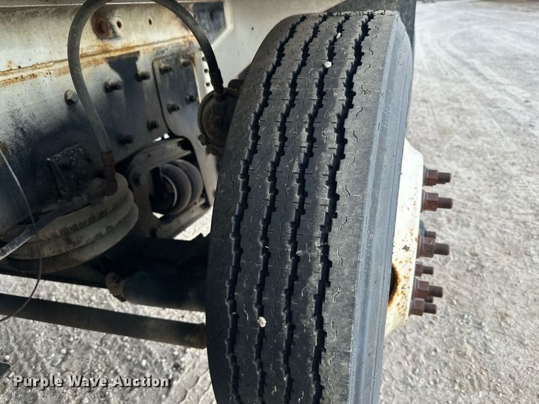 image for item DW4260 2005 Kenworth W900 ready mix truck