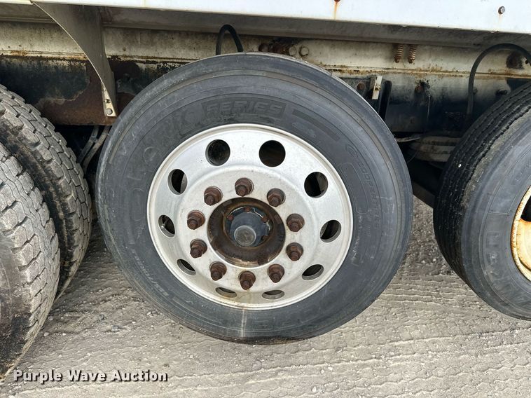 image for item DW4260 2005 Kenworth W900 ready mix truck