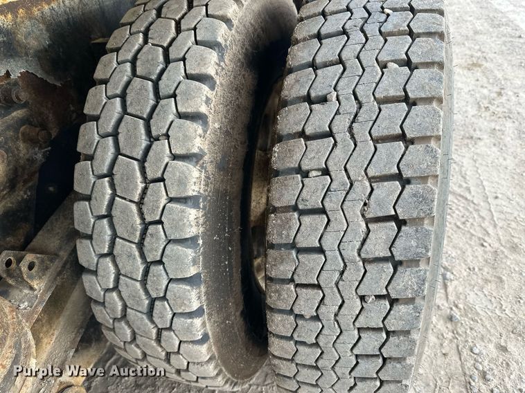 image for item DW4260 2005 Kenworth W900 ready mix truck