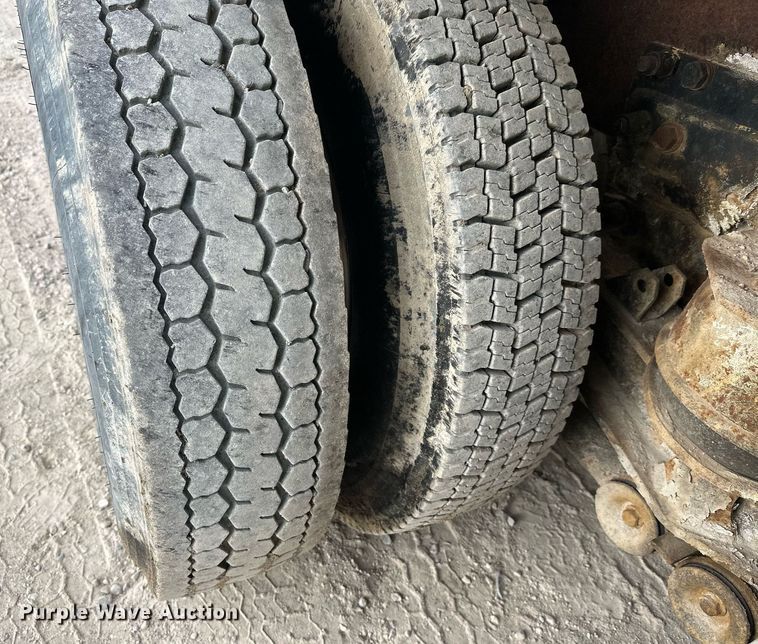 image for item DW4260 2005 Kenworth W900 ready mix truck