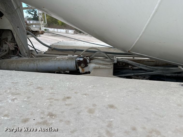 image for item DW4261 2006 Kenworth  W900 ready mix truck