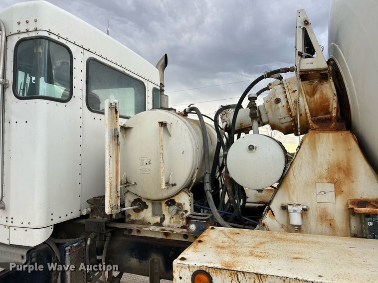 image for item DW4261 2006 Kenworth  W900 ready mix truck