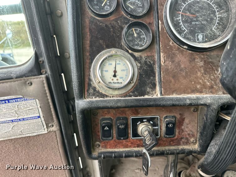 image for item DW4261 2006 Kenworth  W900 ready mix truck