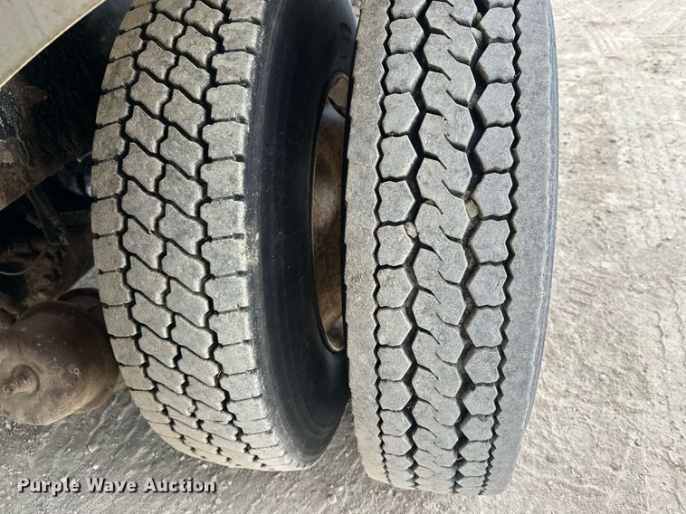 image for item DW4261 2006 Kenworth  W900 ready mix truck