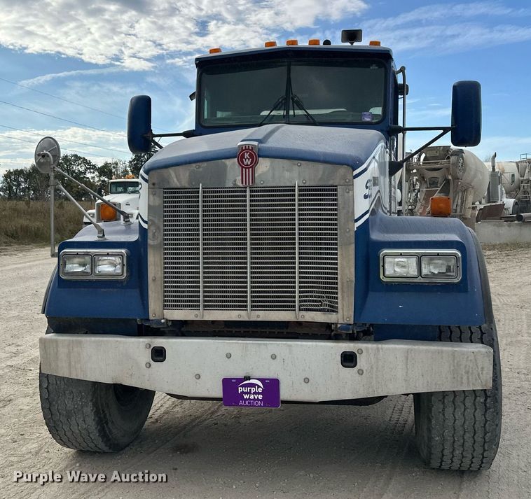 image for item DW4262 2005 Kenworth W900 ready mix truck