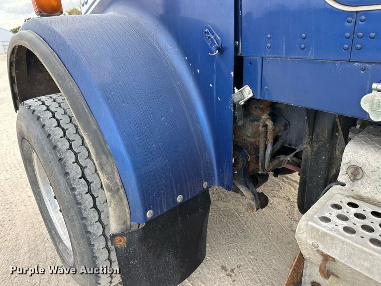 image for item DW4262 2005 Kenworth W900 ready mix truck