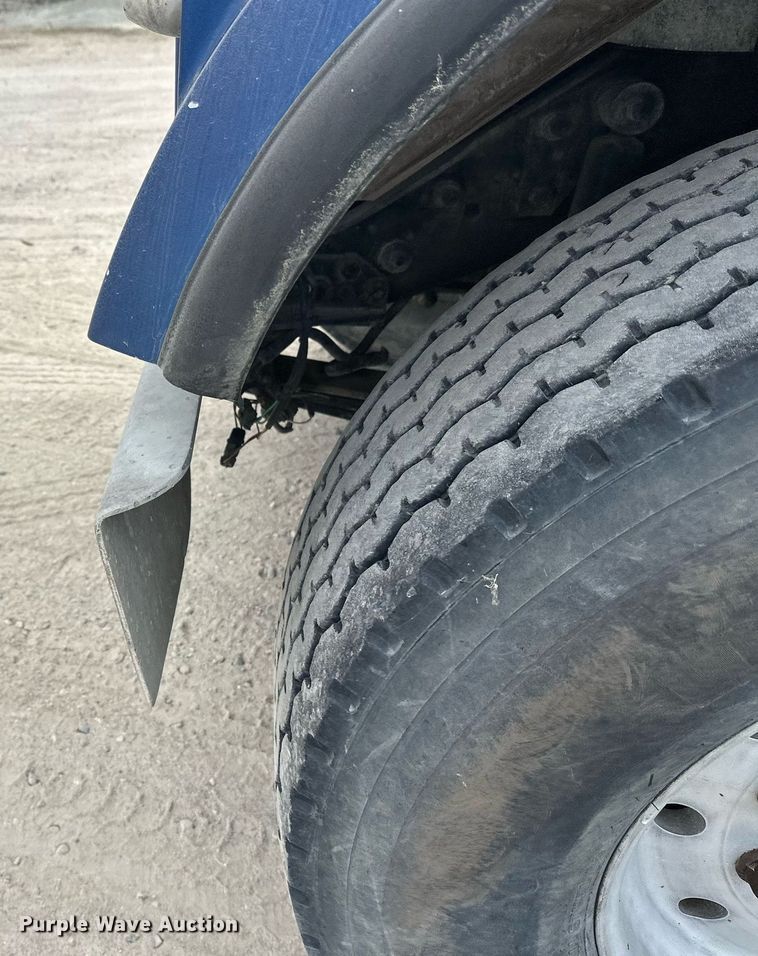 image for item DW4262 2005 Kenworth W900 ready mix truck