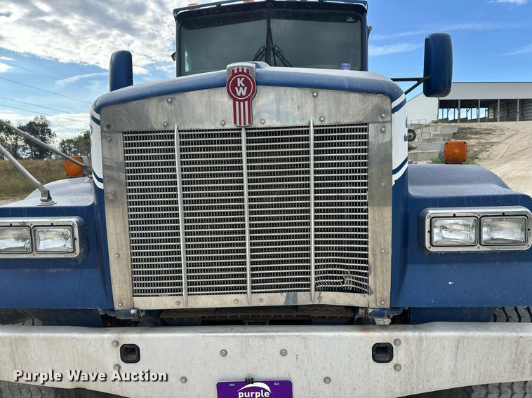 image for item DW4262 2005 Kenworth W900 ready mix truck