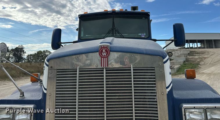 image for item DW4262 2005 Kenworth W900 ready mix truck