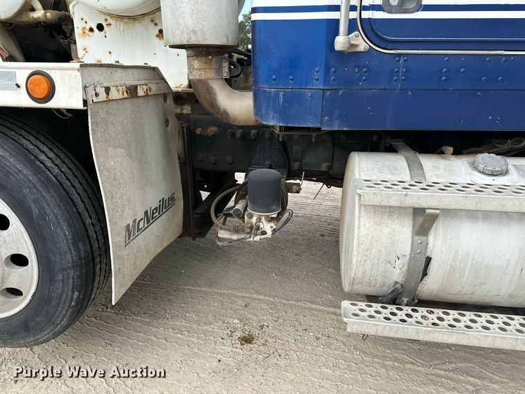 image for item DW4262 2005 Kenworth W900 ready mix truck