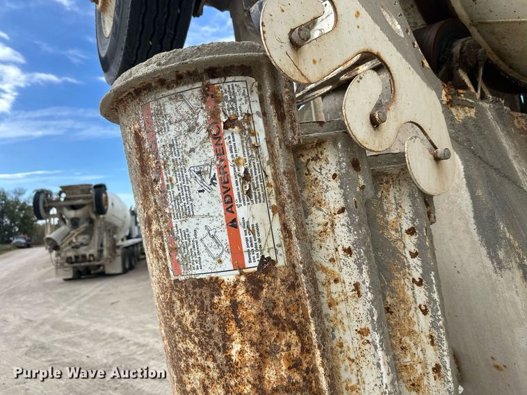 image for item DW4262 2005 Kenworth W900 ready mix truck