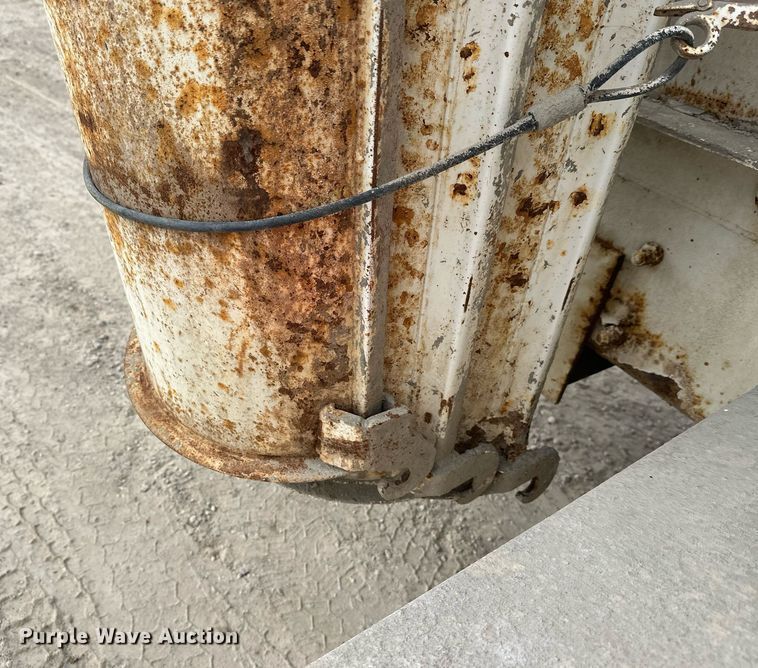 image for item DW4262 2005 Kenworth W900 ready mix truck