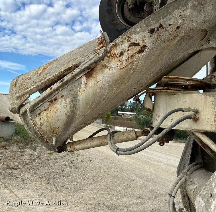 image for item DW4262 2005 Kenworth W900 ready mix truck