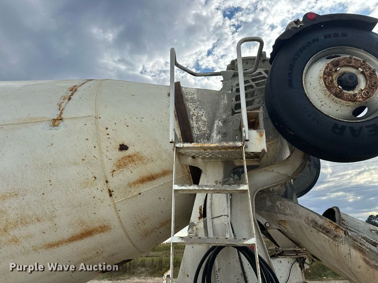 image for item DW4262 2005 Kenworth W900 ready mix truck