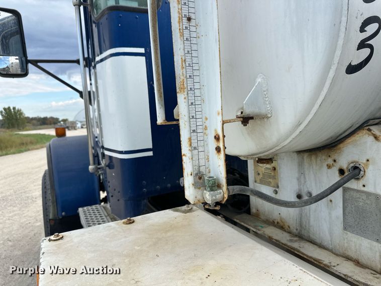 image for item DW4262 2005 Kenworth W900 ready mix truck