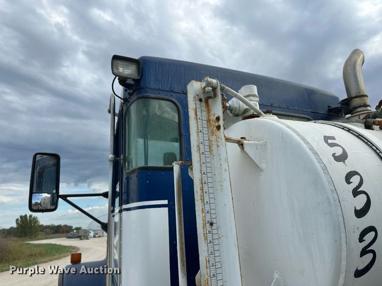 image for item DW4262 2005 Kenworth W900 ready mix truck