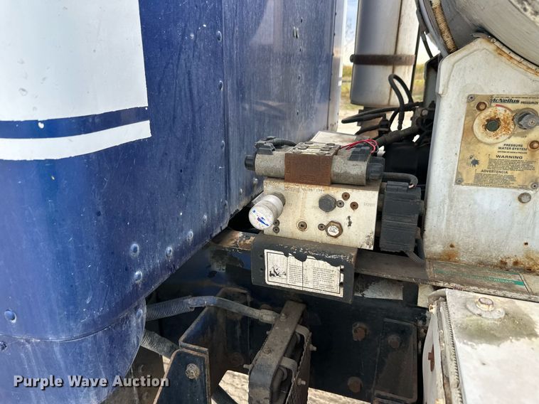 image for item DW4262 2005 Kenworth W900 ready mix truck