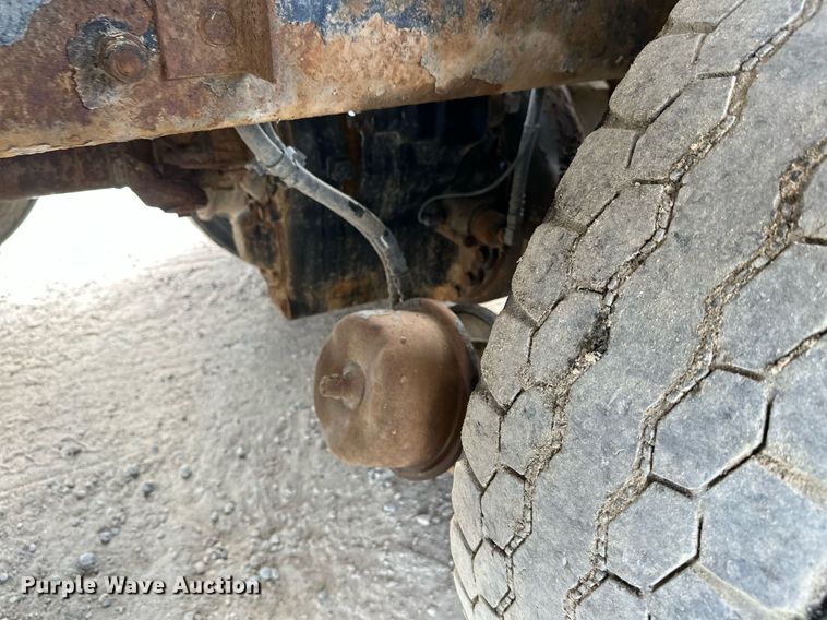 image for item DW4262 2005 Kenworth W900 ready mix truck