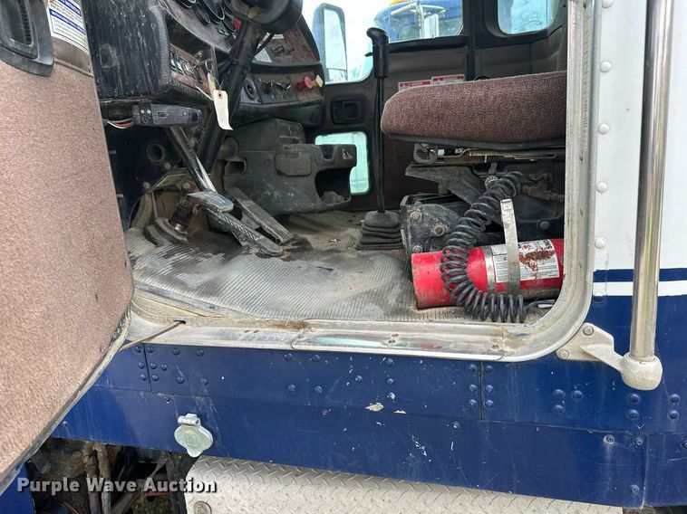 image for item DW4262 2005 Kenworth W900 ready mix truck