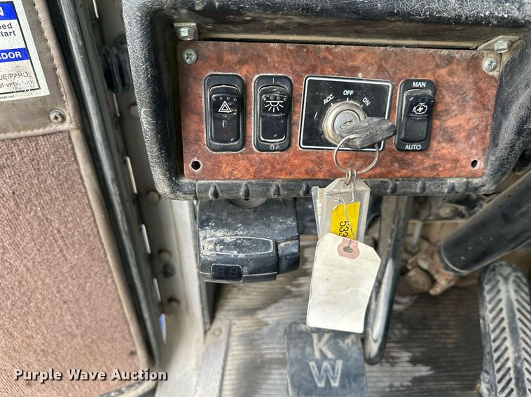 image for item DW4262 2005 Kenworth W900 ready mix truck