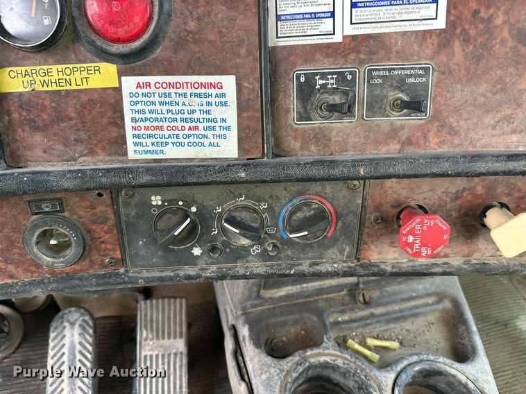 image for item DW4262 2005 Kenworth W900 ready mix truck