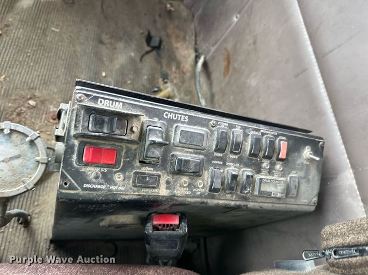 image for item DW4262 2005 Kenworth W900 ready mix truck