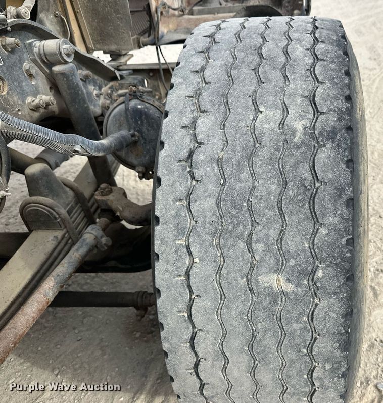 image for item DW4262 2005 Kenworth W900 ready mix truck