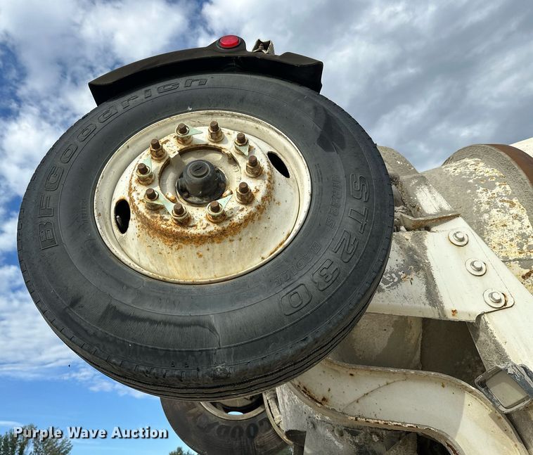 image for item DW4262 2005 Kenworth W900 ready mix truck