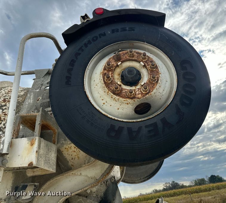 image for item DW4262 2005 Kenworth W900 ready mix truck