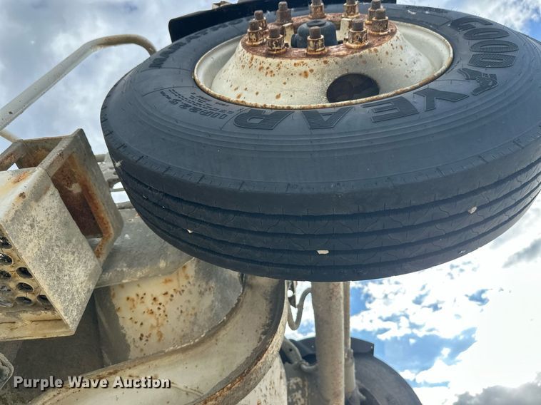 image for item DW4262 2005 Kenworth W900 ready mix truck