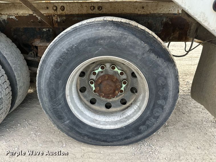 image for item DW4262 2005 Kenworth W900 ready mix truck