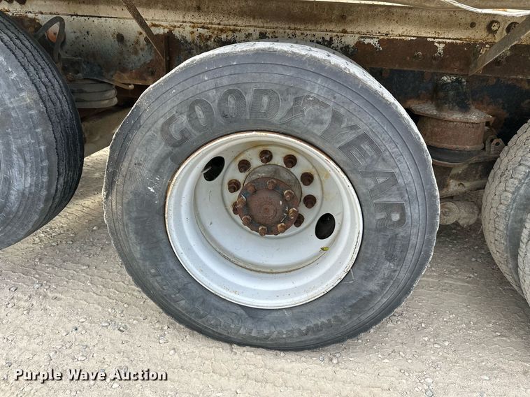 image for item DW4262 2005 Kenworth W900 ready mix truck