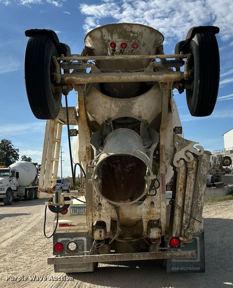 image for item DW4263 2005 International 5600I ready mix truck