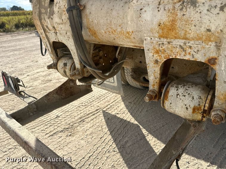 image for item DW4263 2005 International 5600I ready mix truck