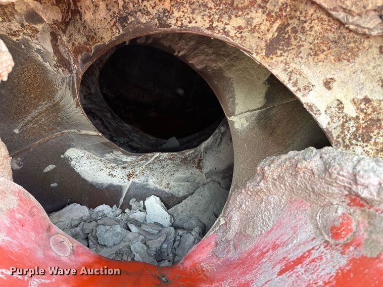 image for item DW4263 2005 International 5600I ready mix truck